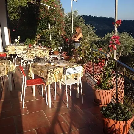 Agriturismo Oliva Azzurra Valeriano Lunense